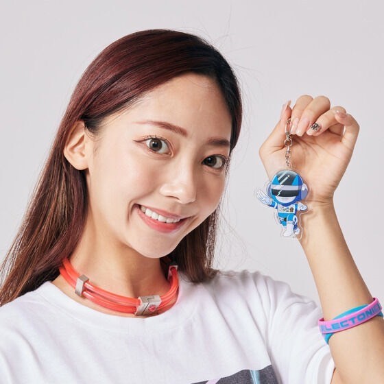 PRE-ORDER : Choudenshi Bioman x AIKA ELECTRONICS Acrylic Charm