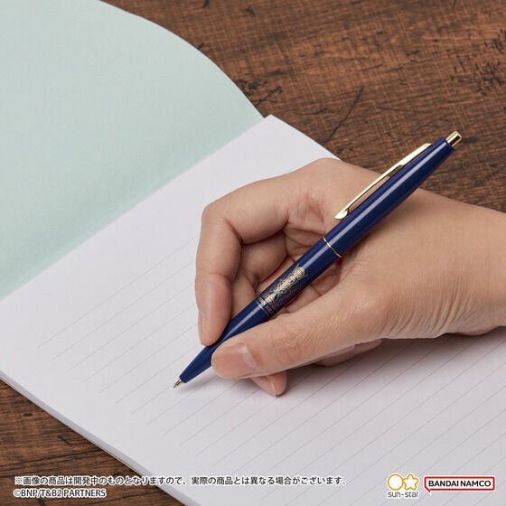 PRE-ORDER : TIGER & BUNNY 2 Clic Gold (3 types in total)