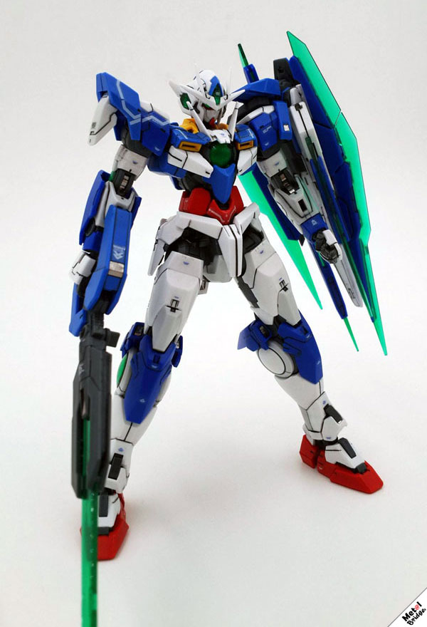 Gundam RG 1/144 OO QAN[T] by Bandai