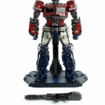 Pre-order : Transformers Bumblebee: DLX Scale Collectible Figure Series - Optimus Prime by 3A ThreeZero (Re-product)