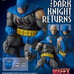 Pre-order : MAFEX Batman (TDKR: The Dark Knight Triumphant) by Medicom Toy (Reissue)