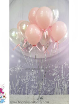 ลูกโป่งลอยฟ้าผูกโบว์